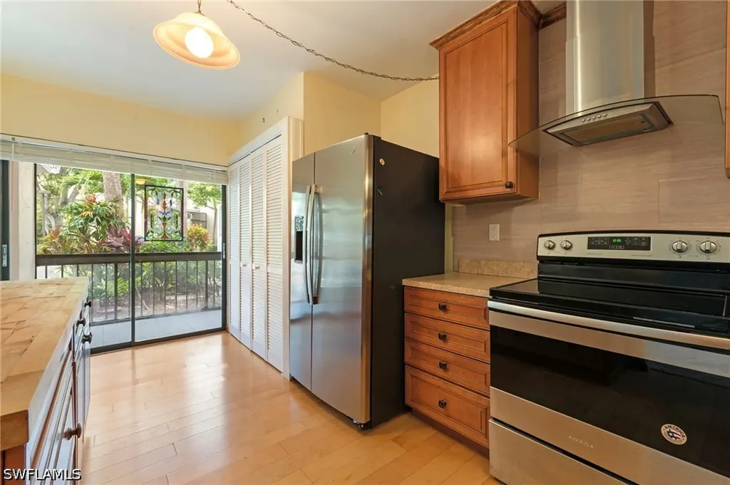 1820 Kings Lake Boulevard Naples FL 34112