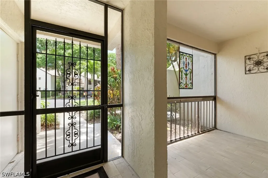 1820 Kings Lake Boulevard Naples FL 34112