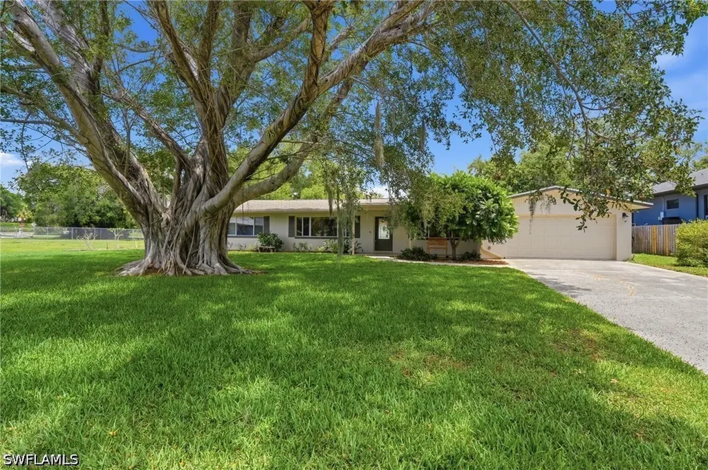 55 Aqua Lane North Fort Myers FL 33903