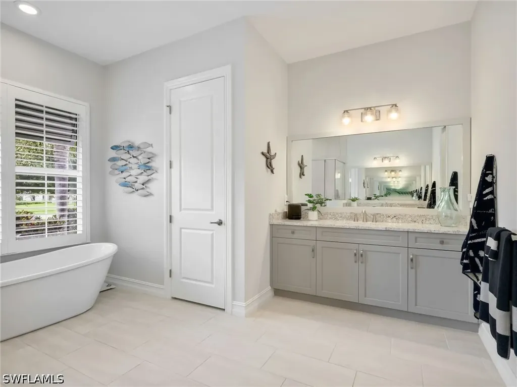 14372 Neptune Avenue Naples FL 34114