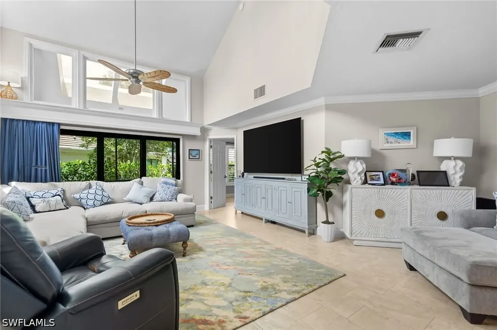 4008 Crayton Road Naples FL 34103