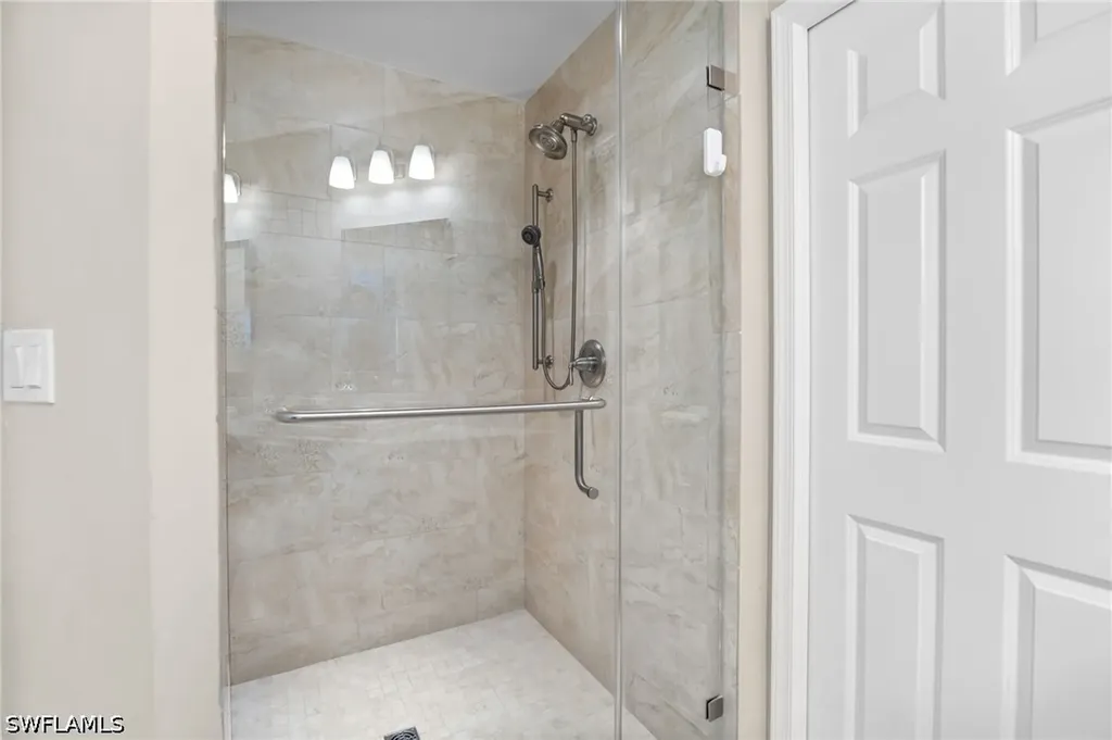 4008 Crayton Road Naples FL 34103
