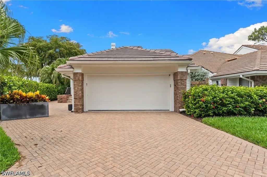 4008 Crayton Road Naples FL 34103