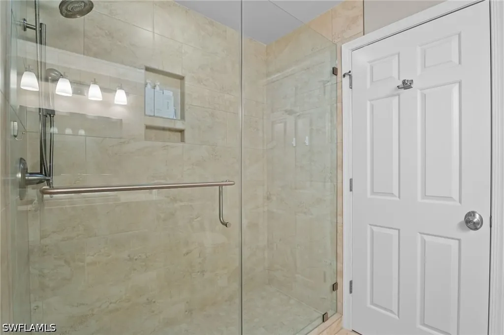 4008 Crayton Road Naples FL 34103
