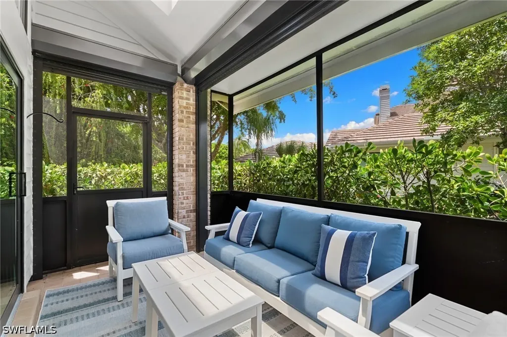 4008 Crayton Road Naples FL 34103