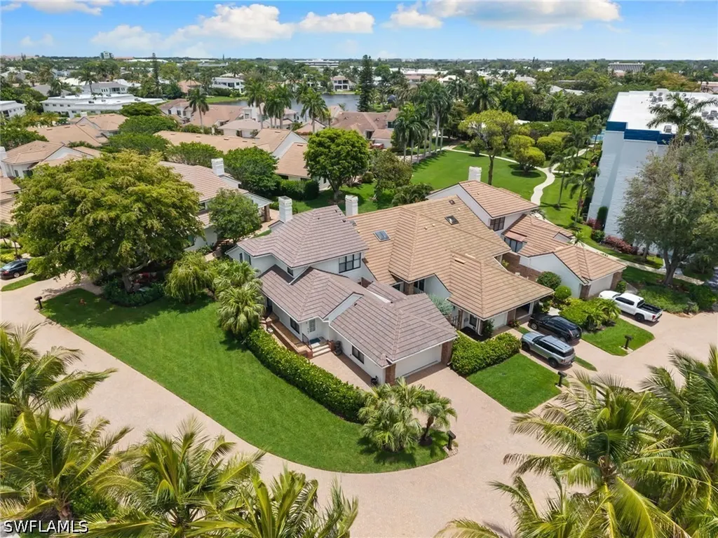 4008 Crayton Road Naples FL 34103