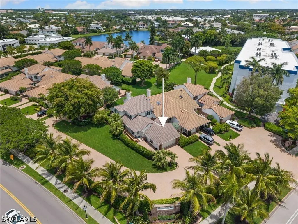 4008 Crayton Road Naples FL 34103
