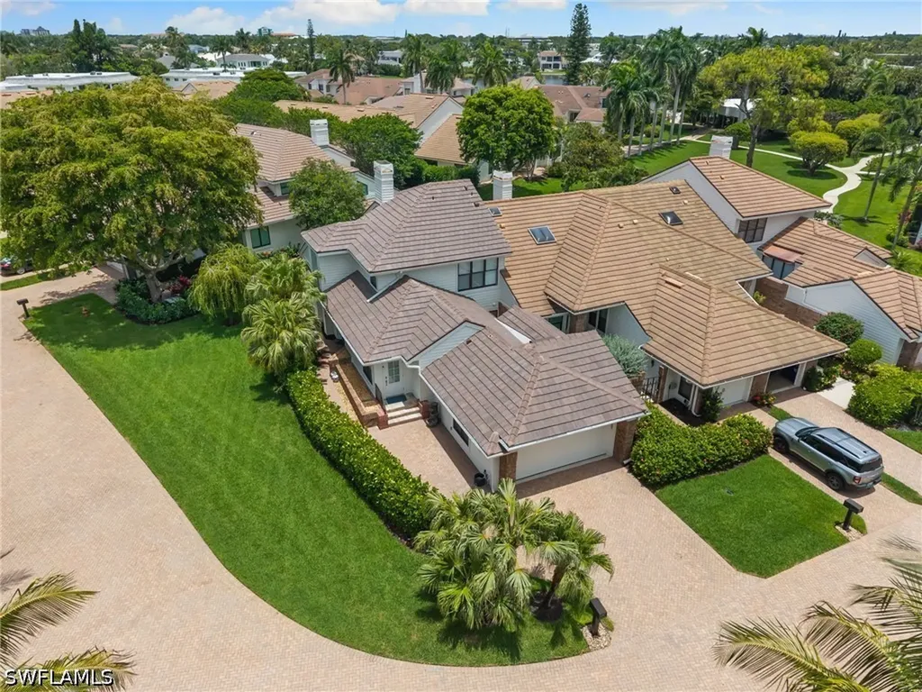 4008 Crayton Road Naples FL 34103