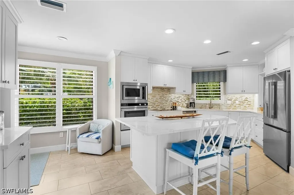 4008 Crayton Road Naples FL 34103