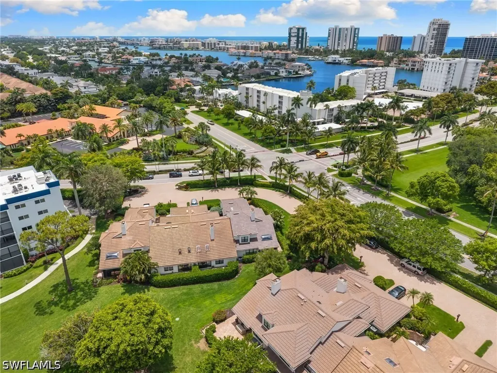 4008 Crayton Road Naples FL 34103