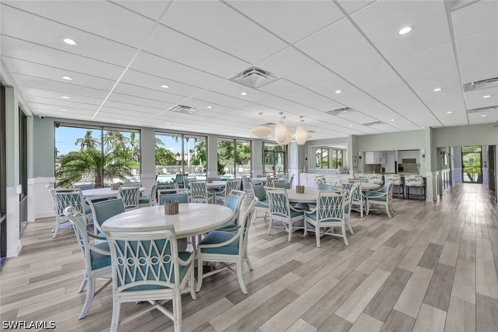 4008 Crayton Road Naples FL 34103