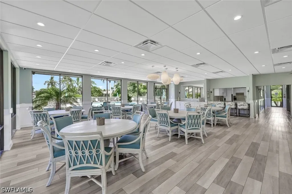 4008 Crayton Road Naples FL 34103
