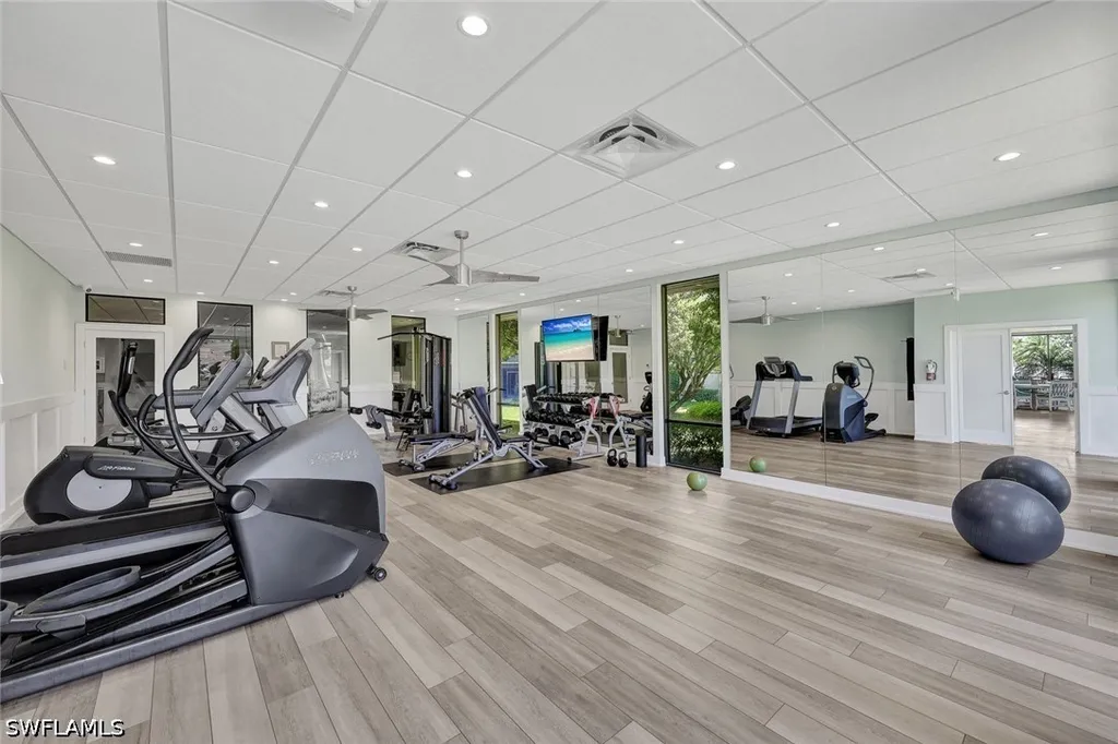4008 Crayton Road Naples FL 34103