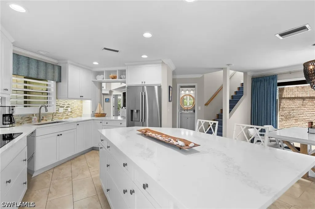 4008 Crayton Road Naples FL 34103