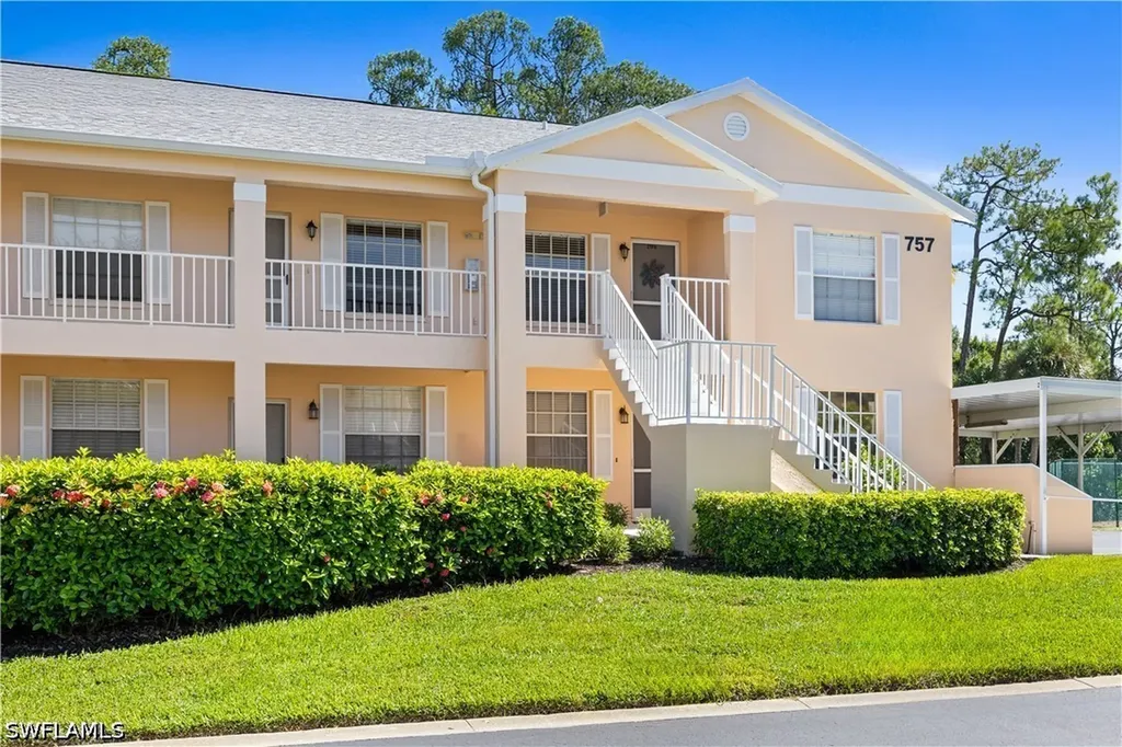 757 Wiggins Lake Drive Naples FL 34110