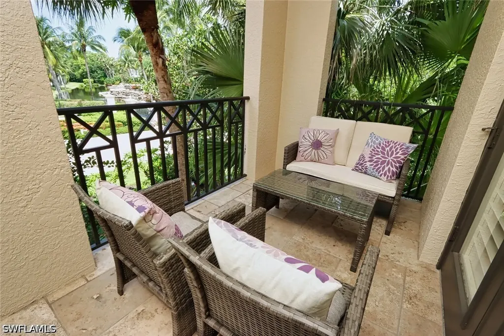 2868 Tiburon Boulevard E Naples FL 34109