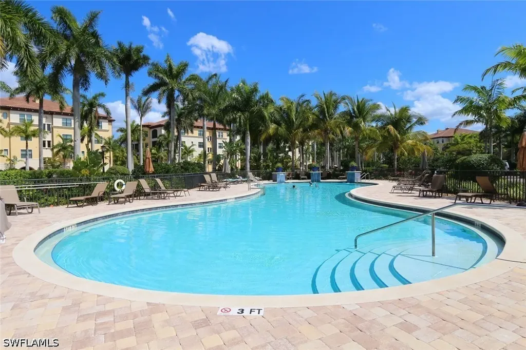 2868 Tiburon Boulevard E Naples FL 34109