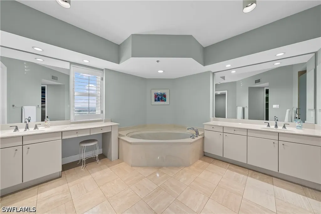 8111 Bay Colony Drive Naples FL 34108