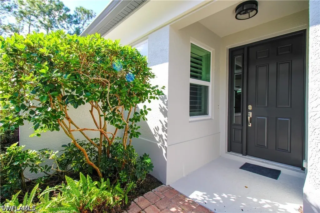 1912 Tarpon Bay Drive N Naples FL 34119