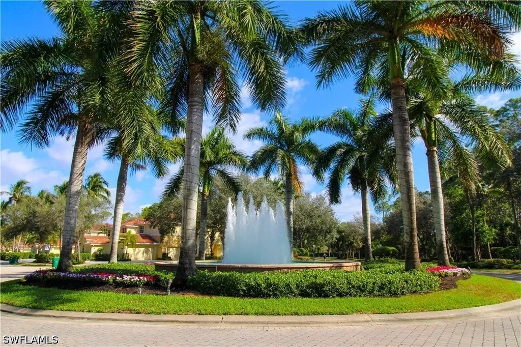 1912 Tarpon Bay Drive N Naples FL 34119