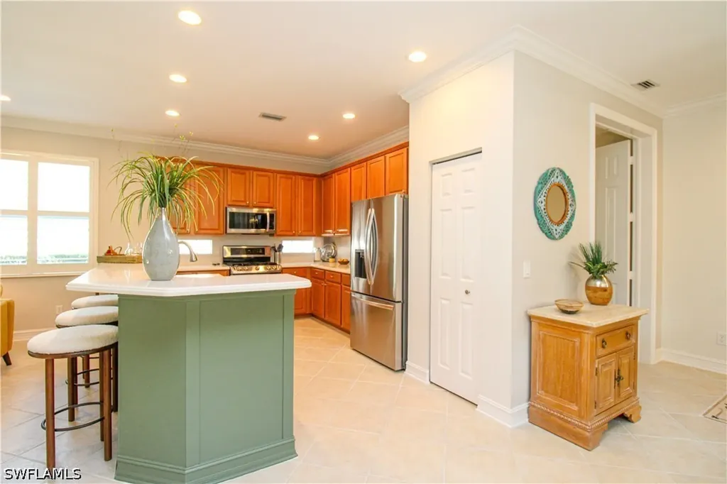 1912 Tarpon Bay Drive N Naples FL 34119
