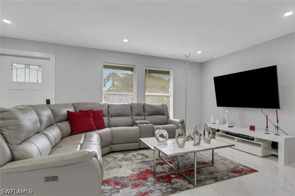 2025 49th Terrace SW Naples FL 34116