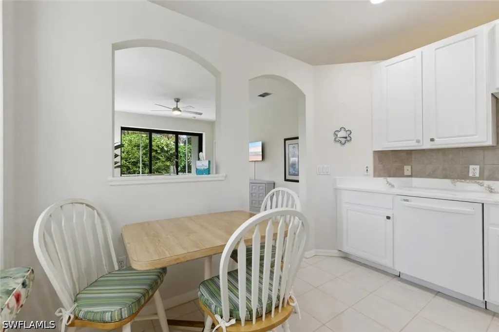 7685 Meadow Lakes Drive Naples FL 34104