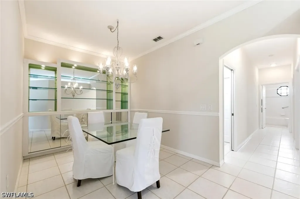 7685 Meadow Lakes Drive Naples FL 34104