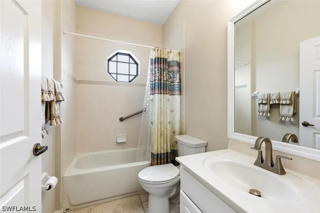 7685 Meadow Lakes Drive Naples FL 34104