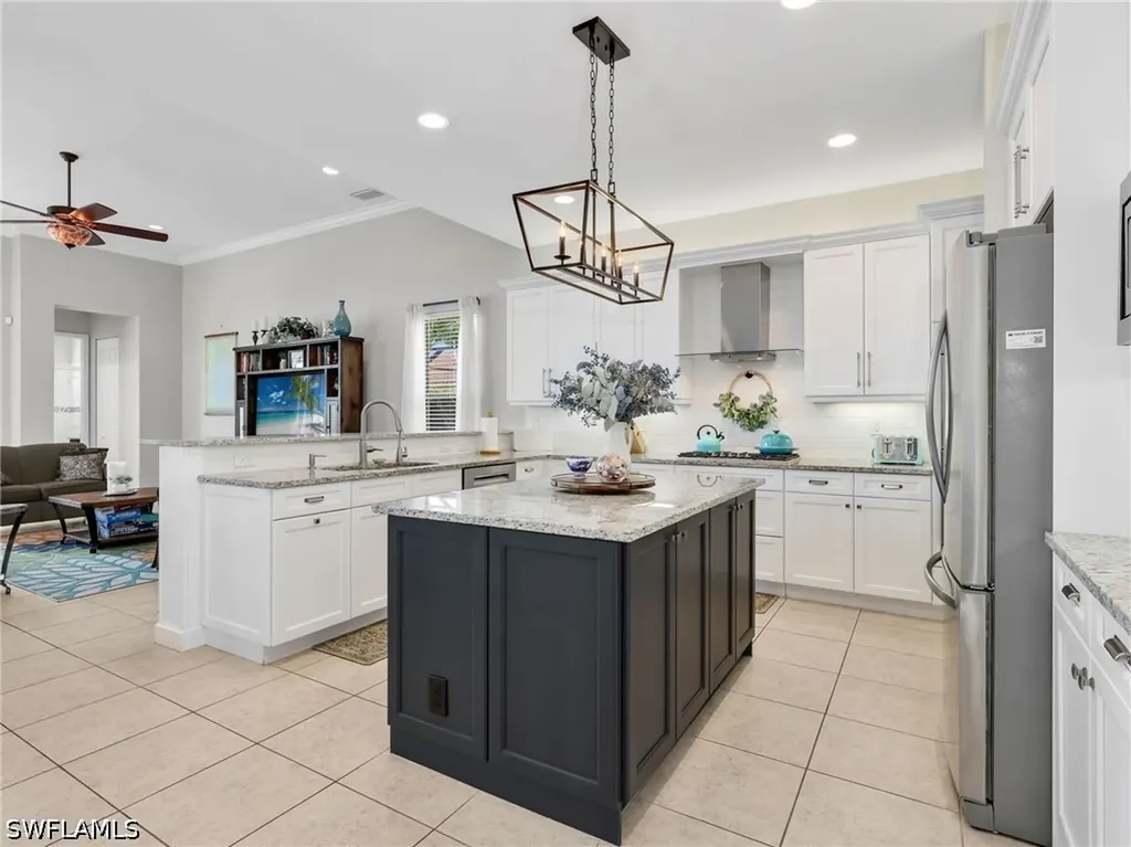 2756 Crystal Way Naples FL 34119