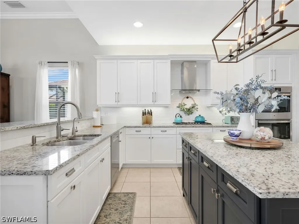 2756 Crystal Way Naples FL 34119