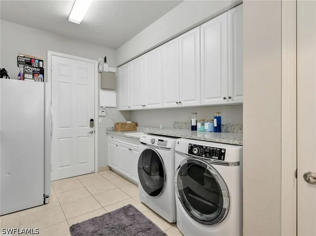 2756 Crystal Way Naples FL 34119