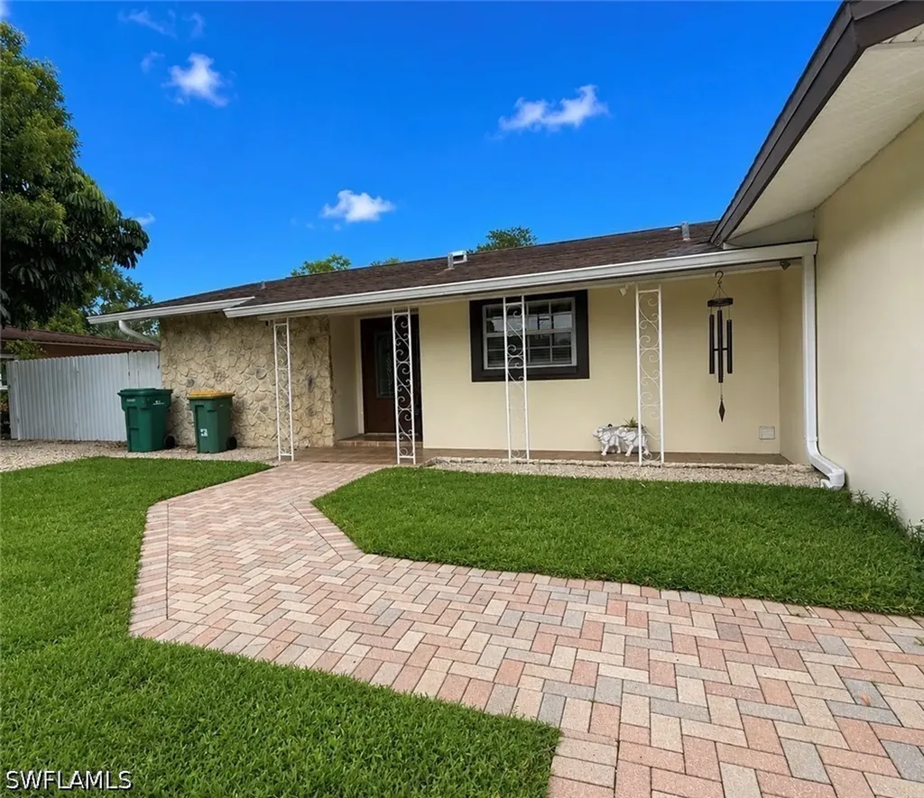 1964 42nd Street SW Naples FL 34116