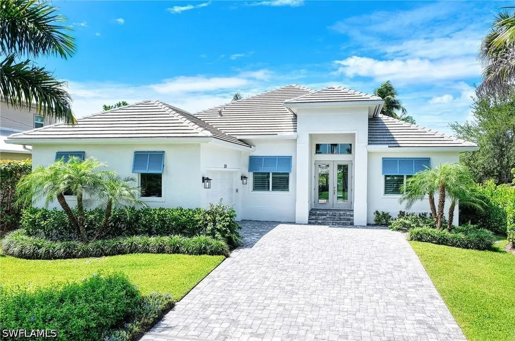 1114 6th Lane N Naples FL 34102