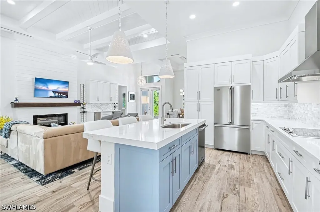 1114 6th Lane N Naples FL 34102