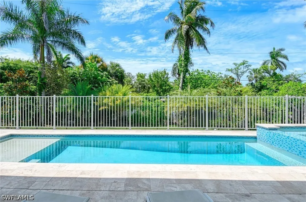1114 6th Lane N Naples FL 34102