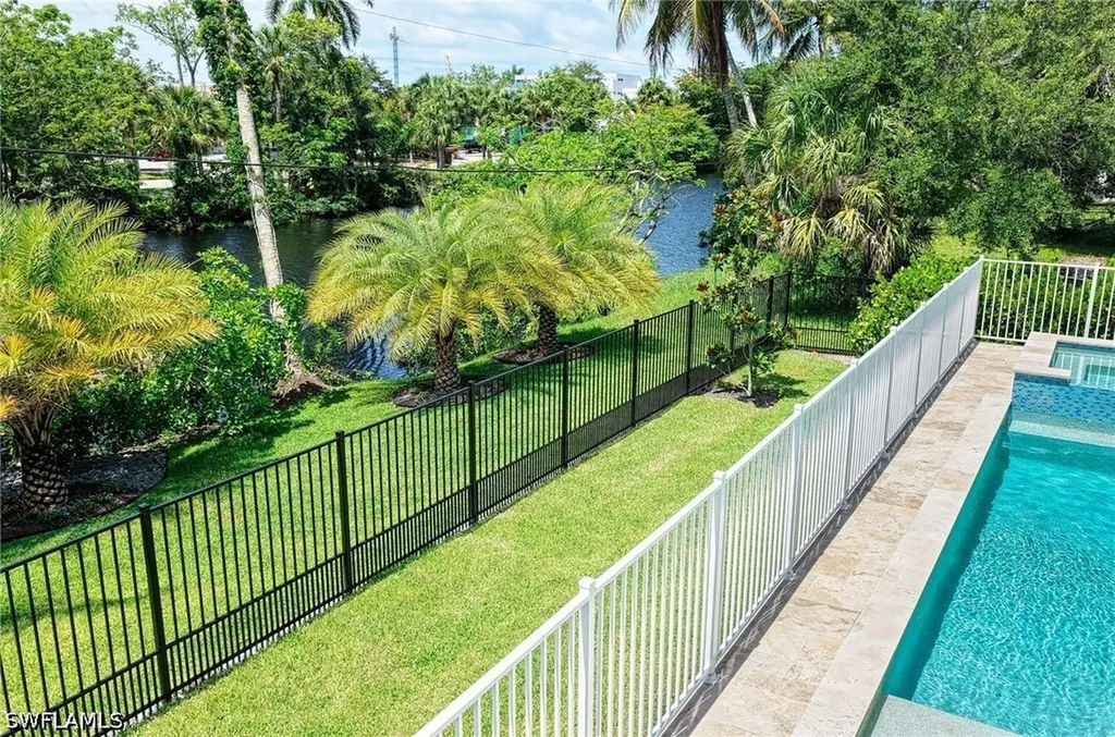 1114 6th Lane N Naples FL 34102