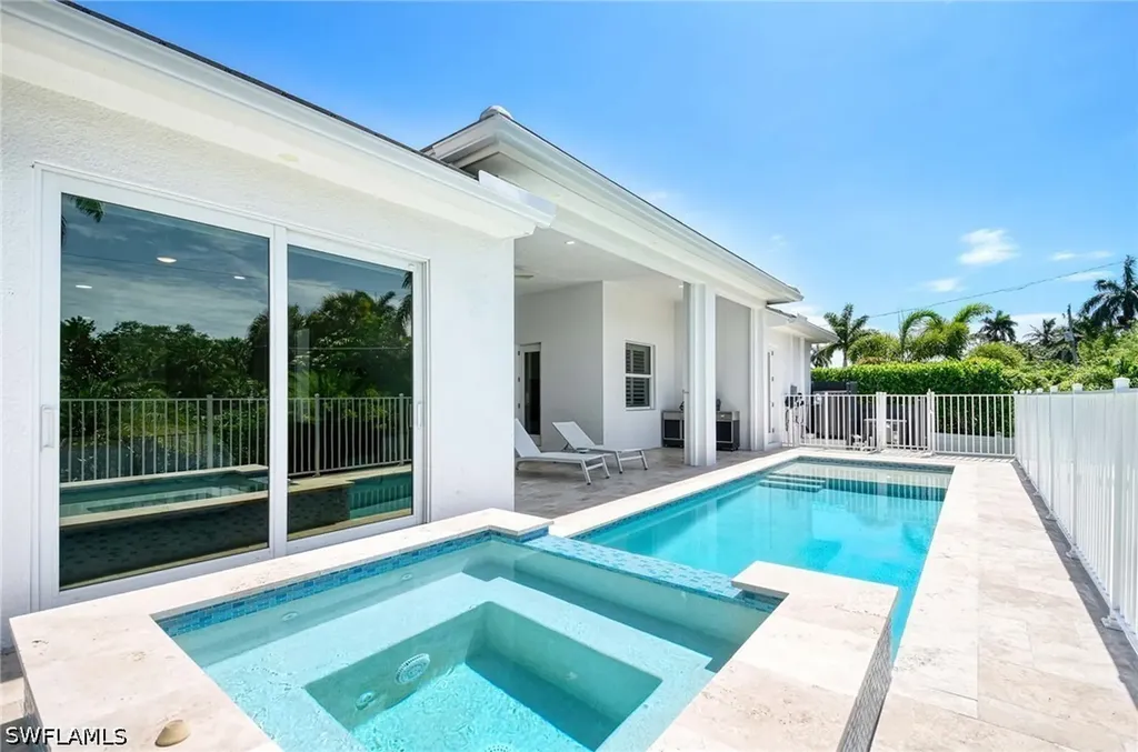1114 6th Lane N Naples FL 34102