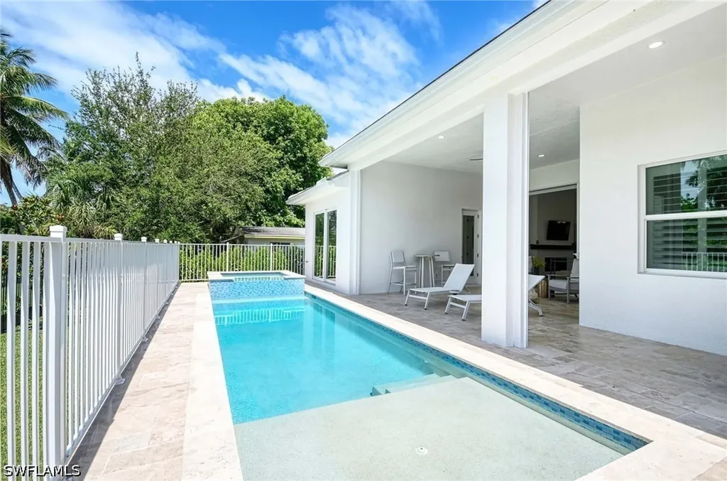 1114 6th Lane N Naples FL 34102