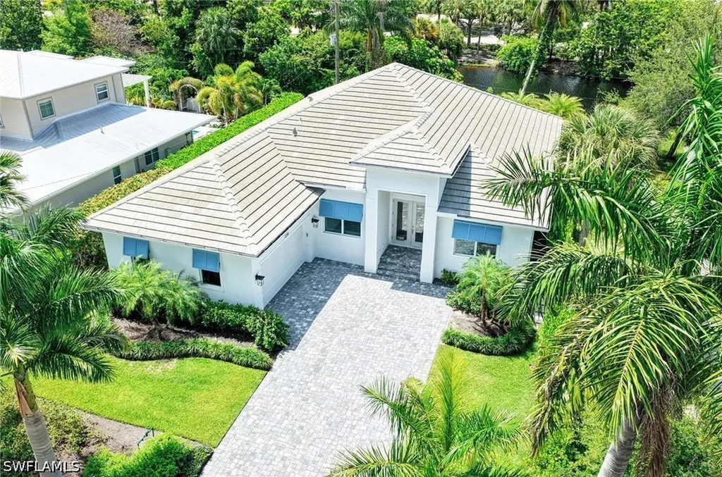 1114 6th Lane N Naples FL 34102