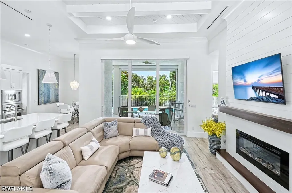 1114 6th Lane N Naples FL 34102