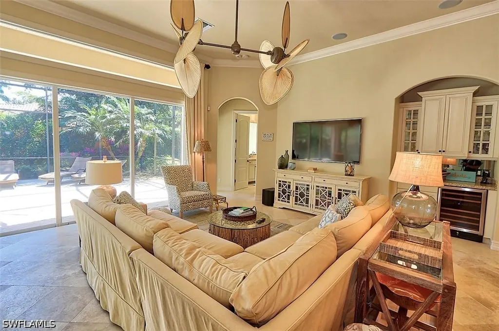 1824 Crayton Road Naples FL 34102