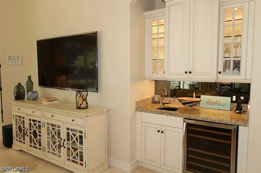 1824 Crayton Road Naples FL 34102