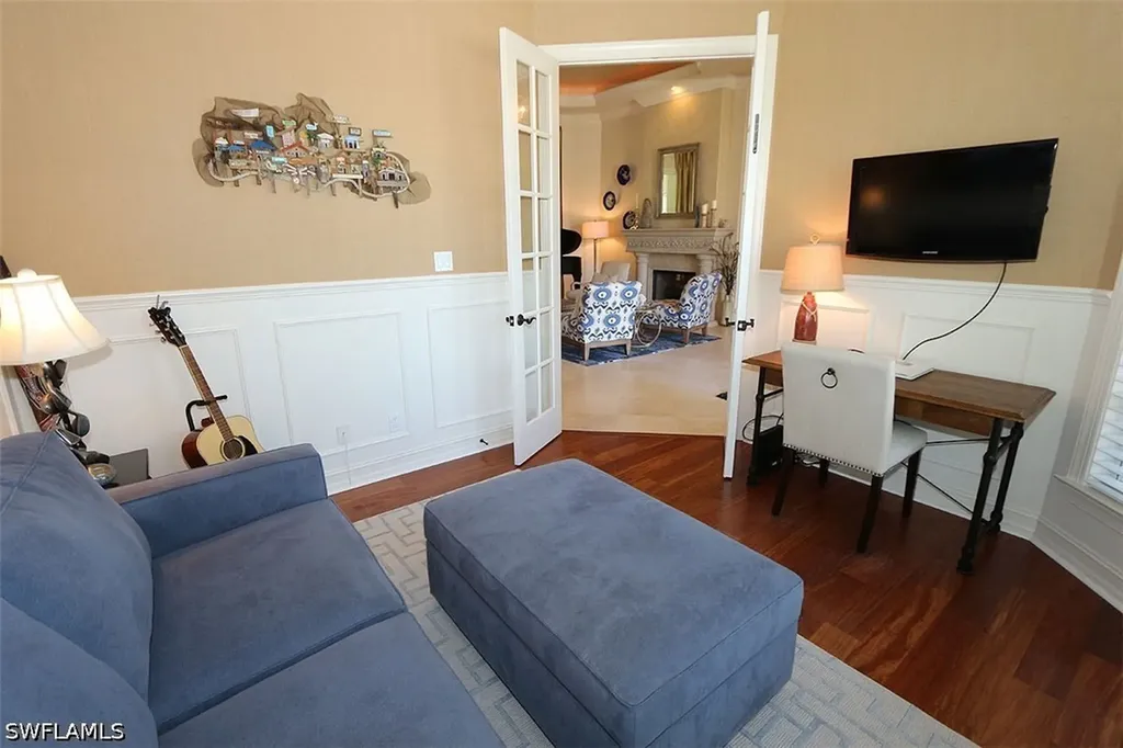 1824 Crayton Road Naples FL 34102