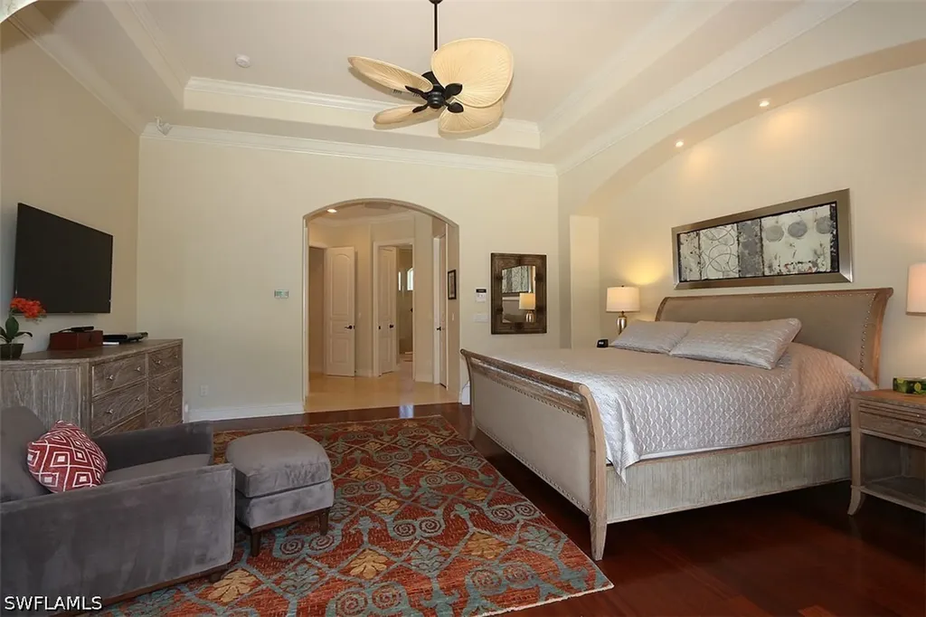 1824 Crayton Road Naples FL 34102
