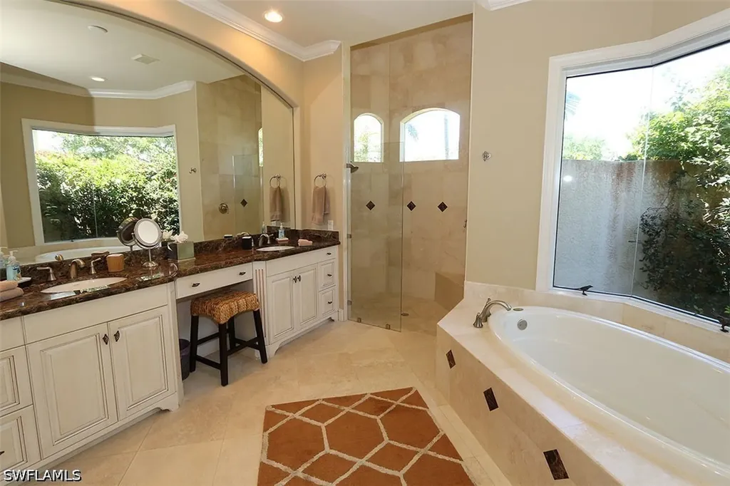 1824 Crayton Road Naples FL 34102