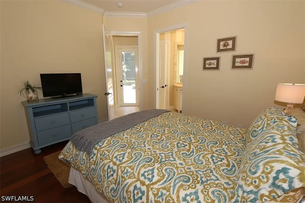 1824 Crayton Road Naples FL 34102