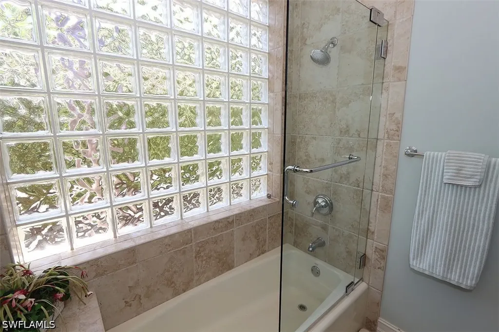 1824 Crayton Road Naples FL 34102