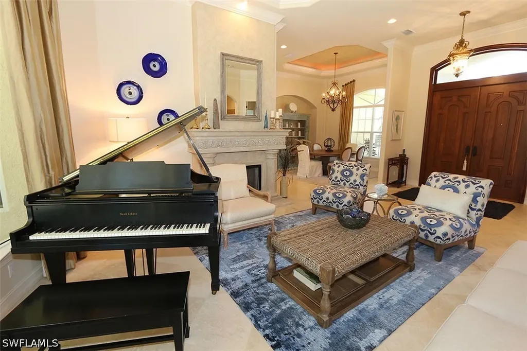 1824 Crayton Road Naples FL 34102