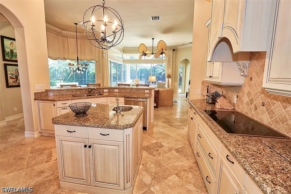 1824 Crayton Road Naples FL 34102